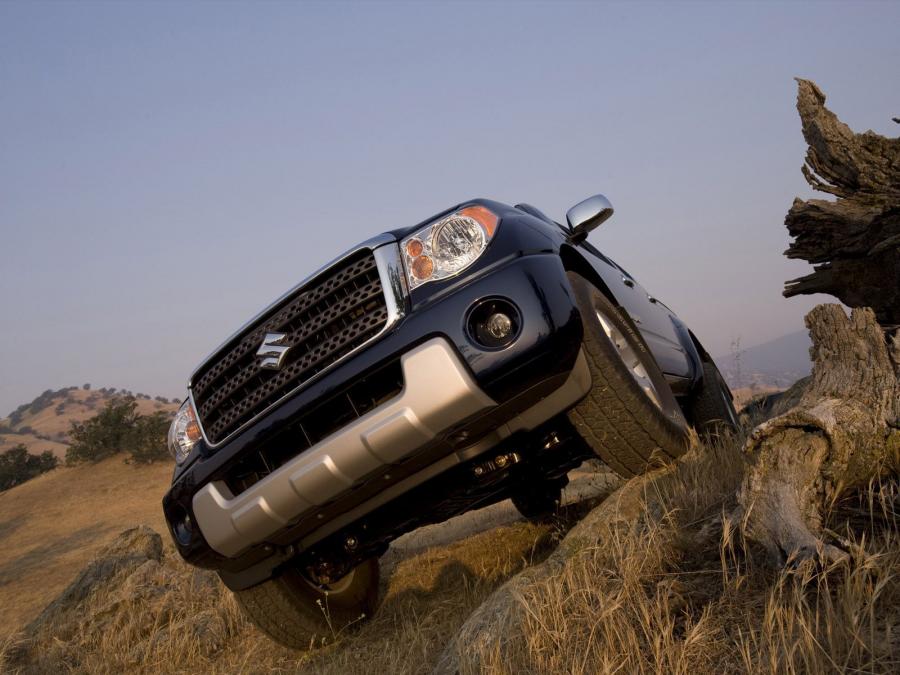  Suzuki Equator 2009 года  (фото 16 из 35)